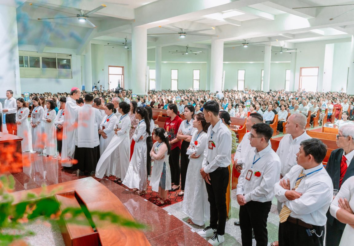 TRUNG TÂM HÀNH HƯƠNG ĐỨC MẸ NÚI CÚI, NƠI HÀNG VẠN CON TIM HƯỚNG VỀ NGÀY LỄ TRUYỀN GIÁO 10 30