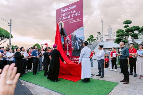 GIỚI TRẺ VÀ THÁNH TÍCH CARLO ACUTIS 7 z7173894968743 d86ace2e06dc06eebc3c35d1a7630093