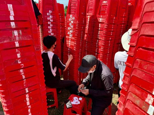 ÁNH LỬA PHỤC VỤ – DẤU ẤN KHÔNG THỂ THIẾU CỦA GIỚI TRẺ TRONG NGÀY GIÁO PHẬN XUÂN LỘC 13 z7276739451909 3452c983101801634923bdfcf9f292be