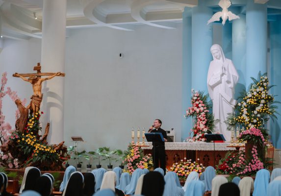 LỄ ĐỨC MẸ DÂNG CHÚA GIÊSU VÀO ĐỀN THÁNH – NGÀY QUỐC TẾ ĐỜI SỐNG THÁNH HIẾN 20 TPQ08728